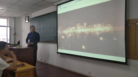 班会照片-18e1cbcfd52d4d3b